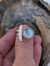 Load image into Gallery viewer, Rainbow mother-of-pearl bar Ring