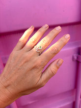 Load image into Gallery viewer, Wibbly wobbly Peridot Ring