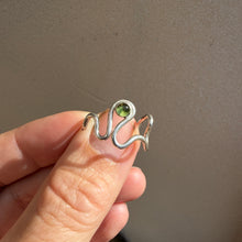 Load image into Gallery viewer, Wibbly wobbly Peridot Ring