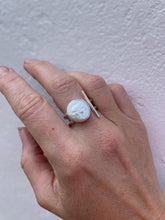 Load image into Gallery viewer, Pearl Bar Ring