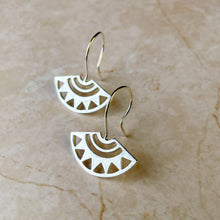 Load image into Gallery viewer, Geo Fan Earrings