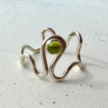 Load image into Gallery viewer, Wibbly wobbly Peridot Ring
