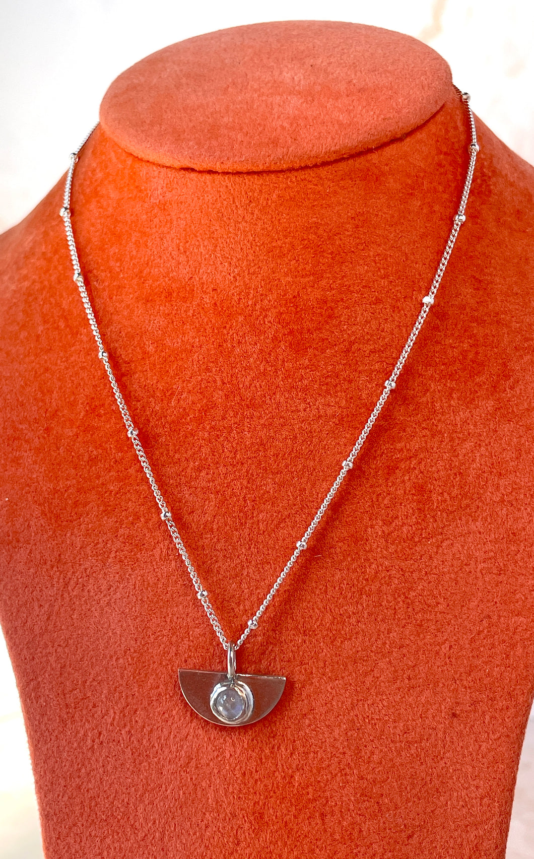 Bow Necklace
