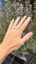 Load image into Gallery viewer, Chunky rainbow mother-of-pearl Ring
