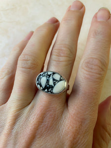 Howlite Ring - Horizontal setting