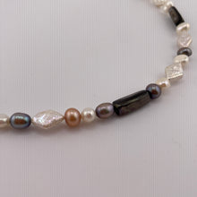 Load image into Gallery viewer, Alba Pearl Necklace
