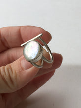 Load image into Gallery viewer, Pearl Bar Ring
